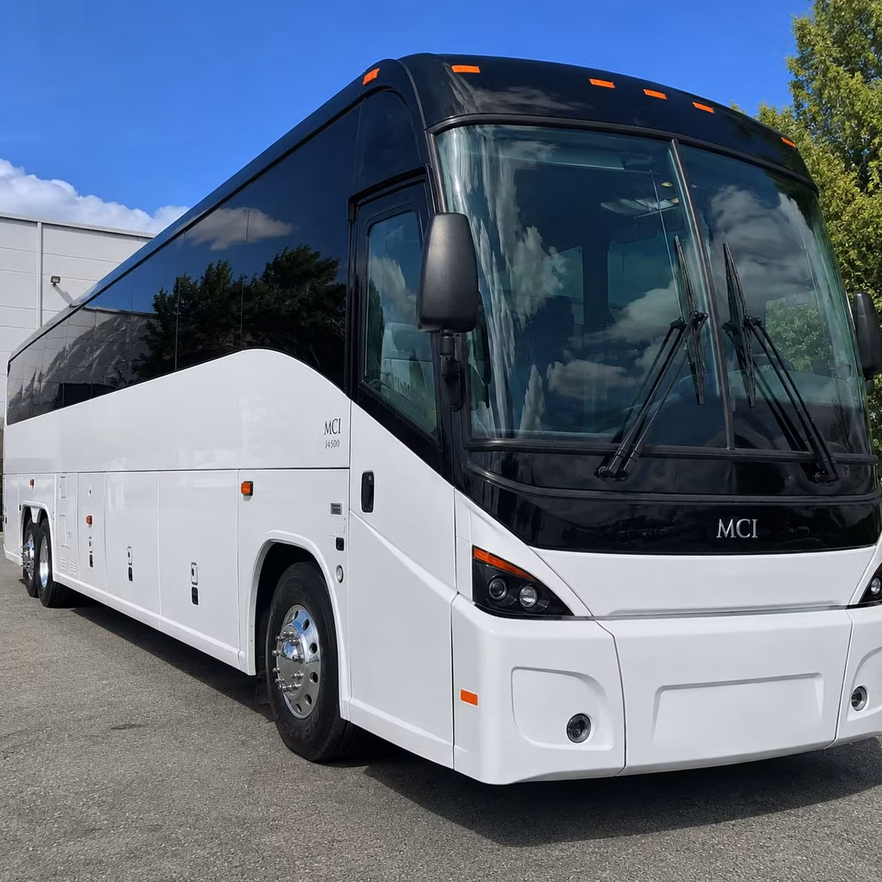 shuttle buses for modesto s healthcare and medical campus employees